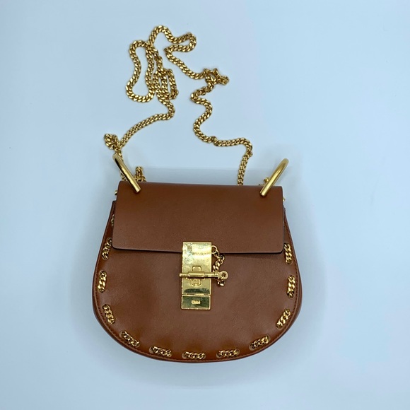 Chole mini Drew Leather Saddle Bag with chain - Picture 2 of 10